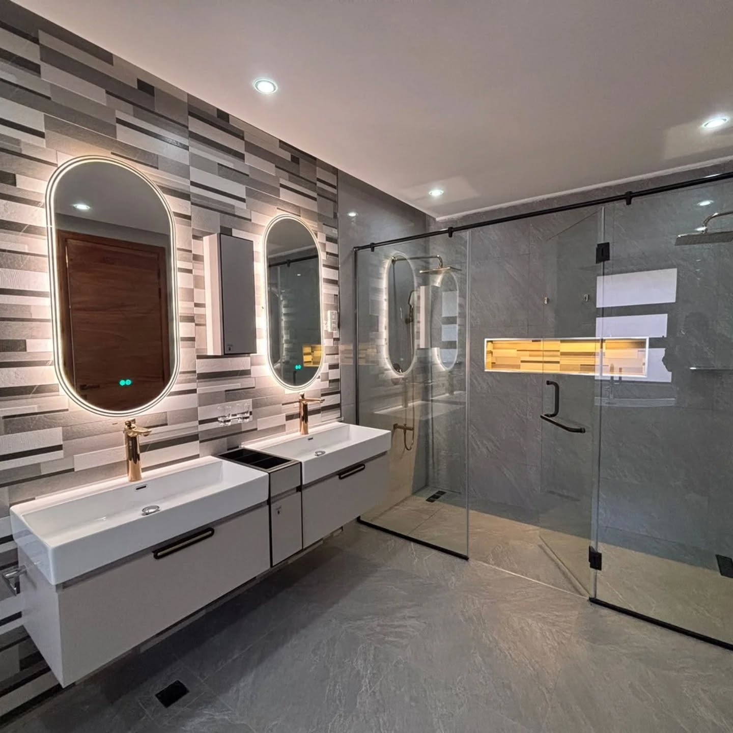 5-Bedroom Fully Furnished Maisonette To Let & For Sale in Runda Image