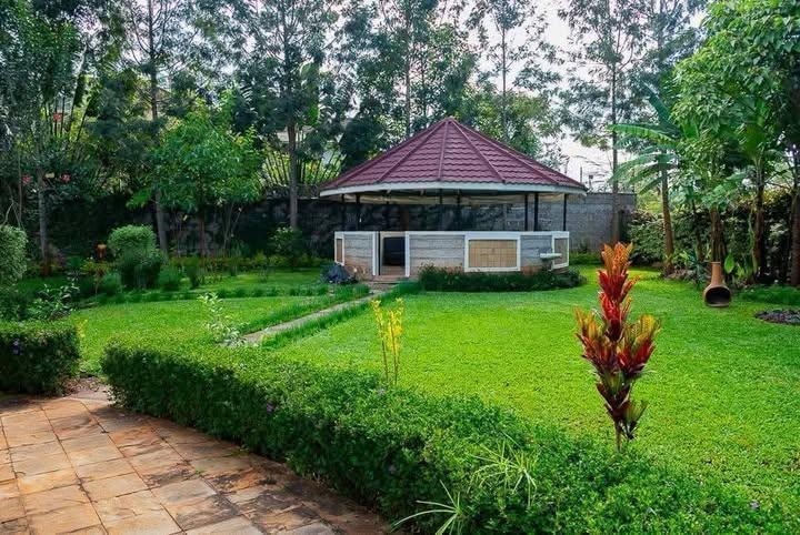 5 Bedroom Luxury Maisonette For Sale in Karen Hardy Image