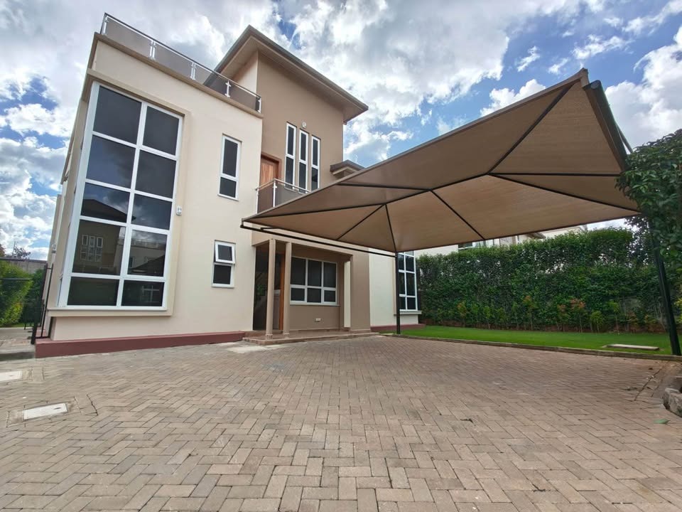 5-Bedroom Luxury Maisonette To Let in Runda