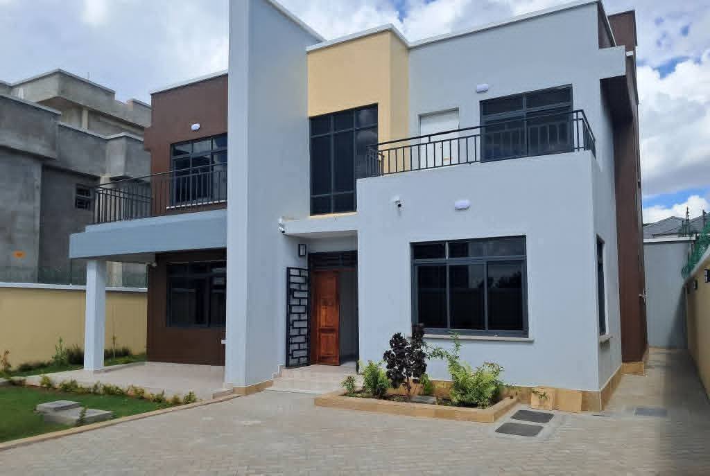 5 Bedroom Maisonette All En-suite Plus Dsq For Sale In Syokimau, Off Mombasa Road Image