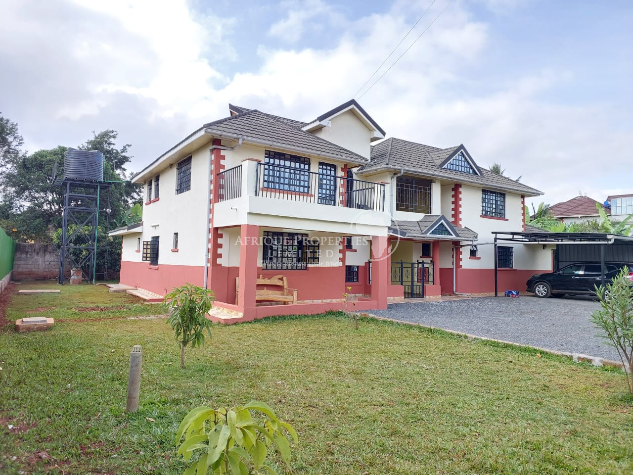 5 Bedroom Maisonette For Rent in Garden Estate