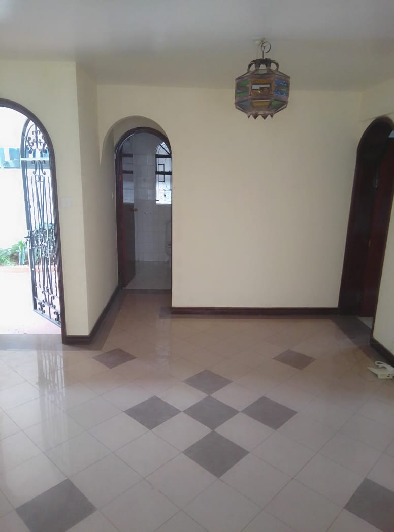 5 bedroom maisonette for rent in Riverside drive