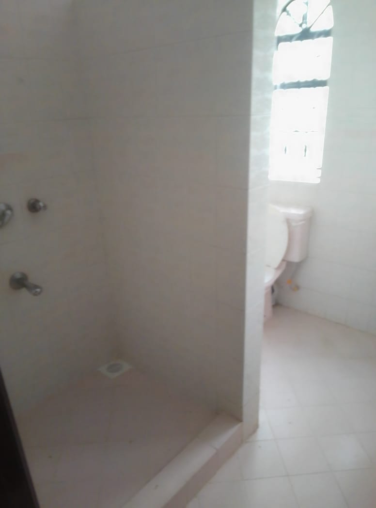 5 bedroom maisonette for rent in Riverside drive Image