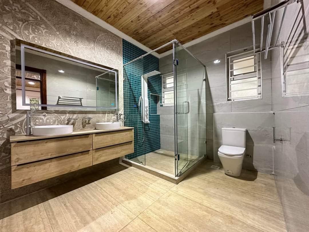 5 bedroom maisonette for rent in Rosslyn Image