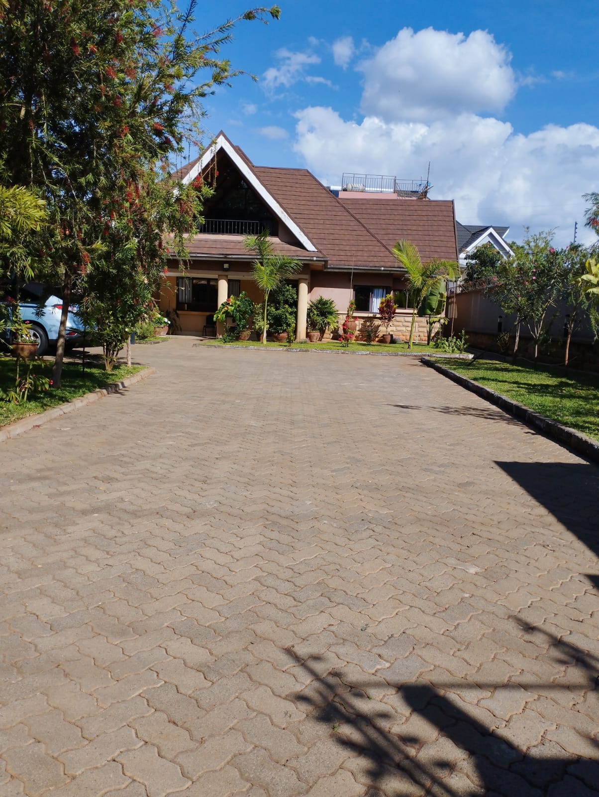5 bedroom maisonette for sale along Kiambu road Near (KIST)