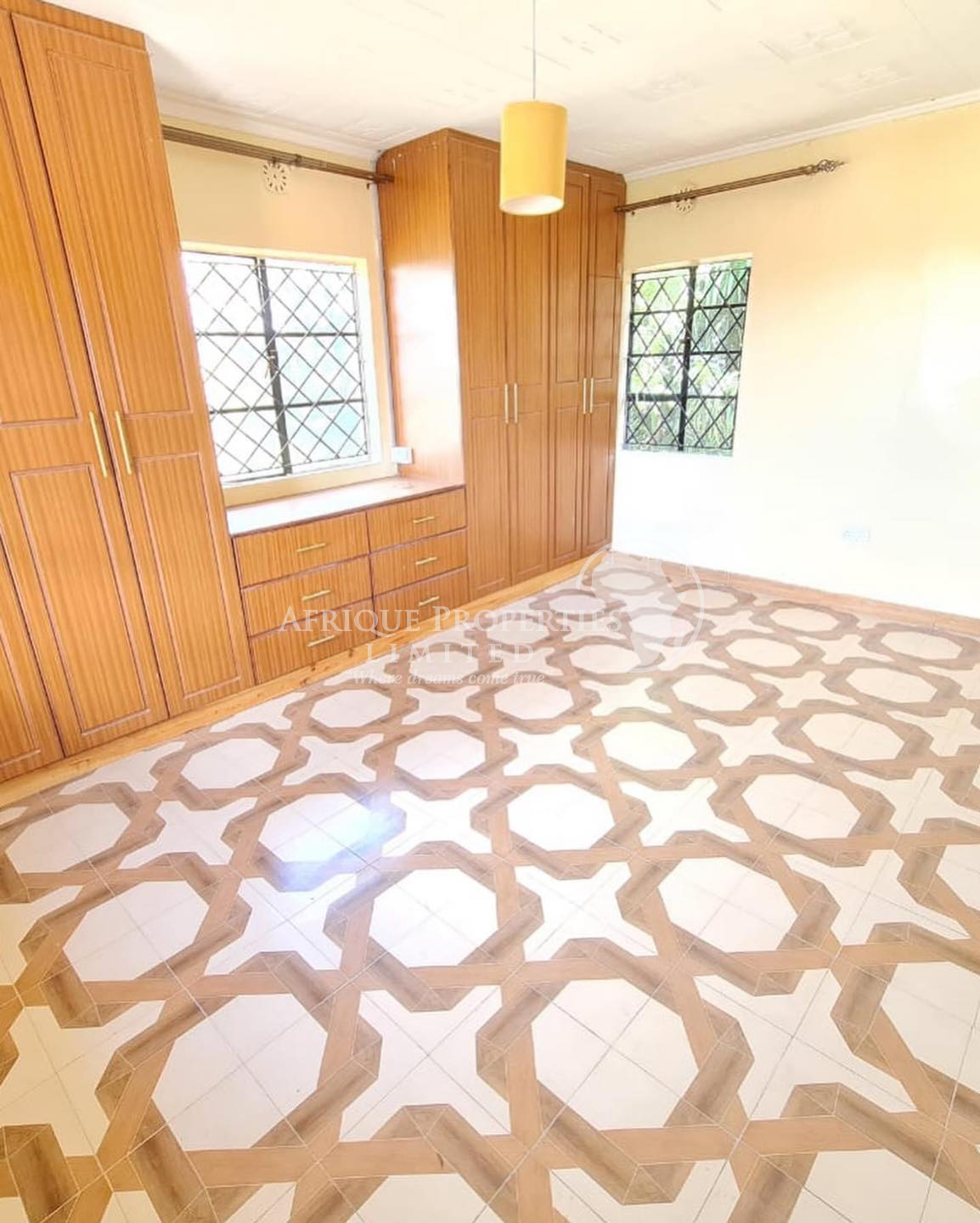 5 BEDROOM MAISONETTE FOR SALE IN KIAMBU ROAD Image