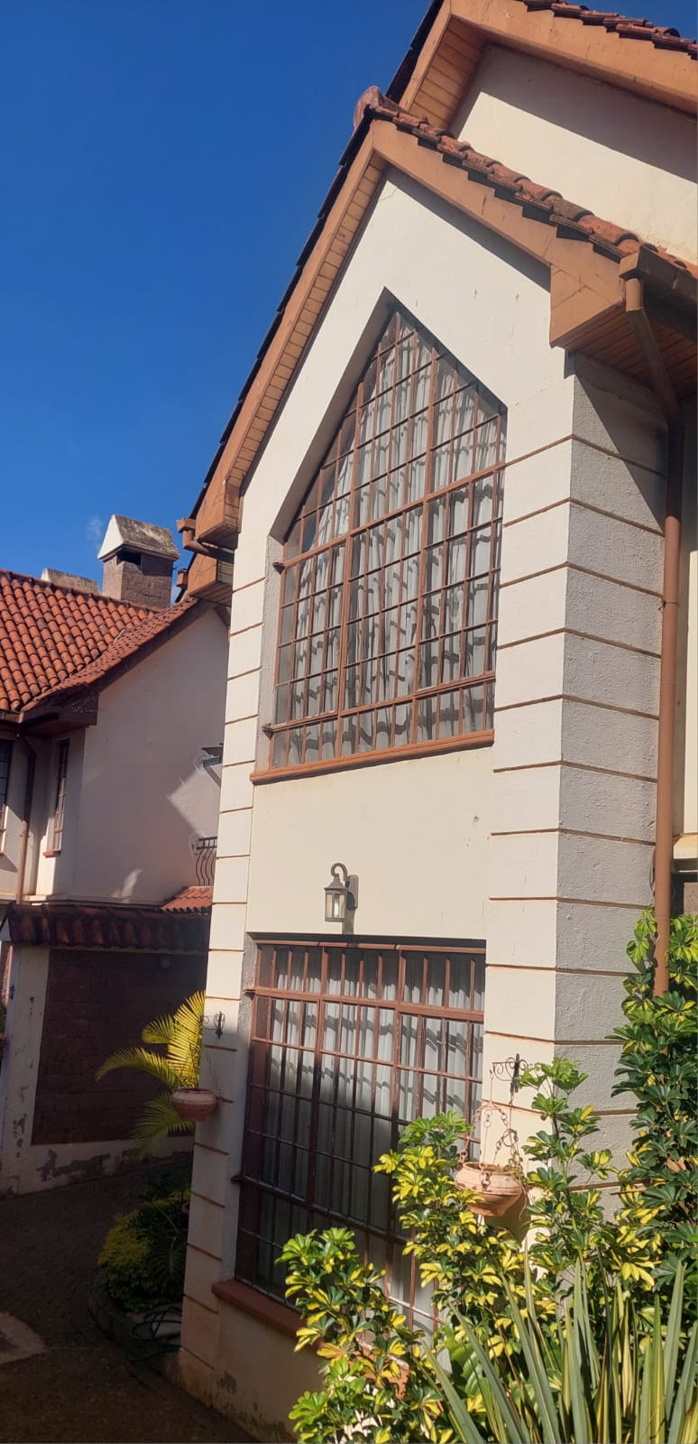 5 bedroom maisonette for sale in Lavington