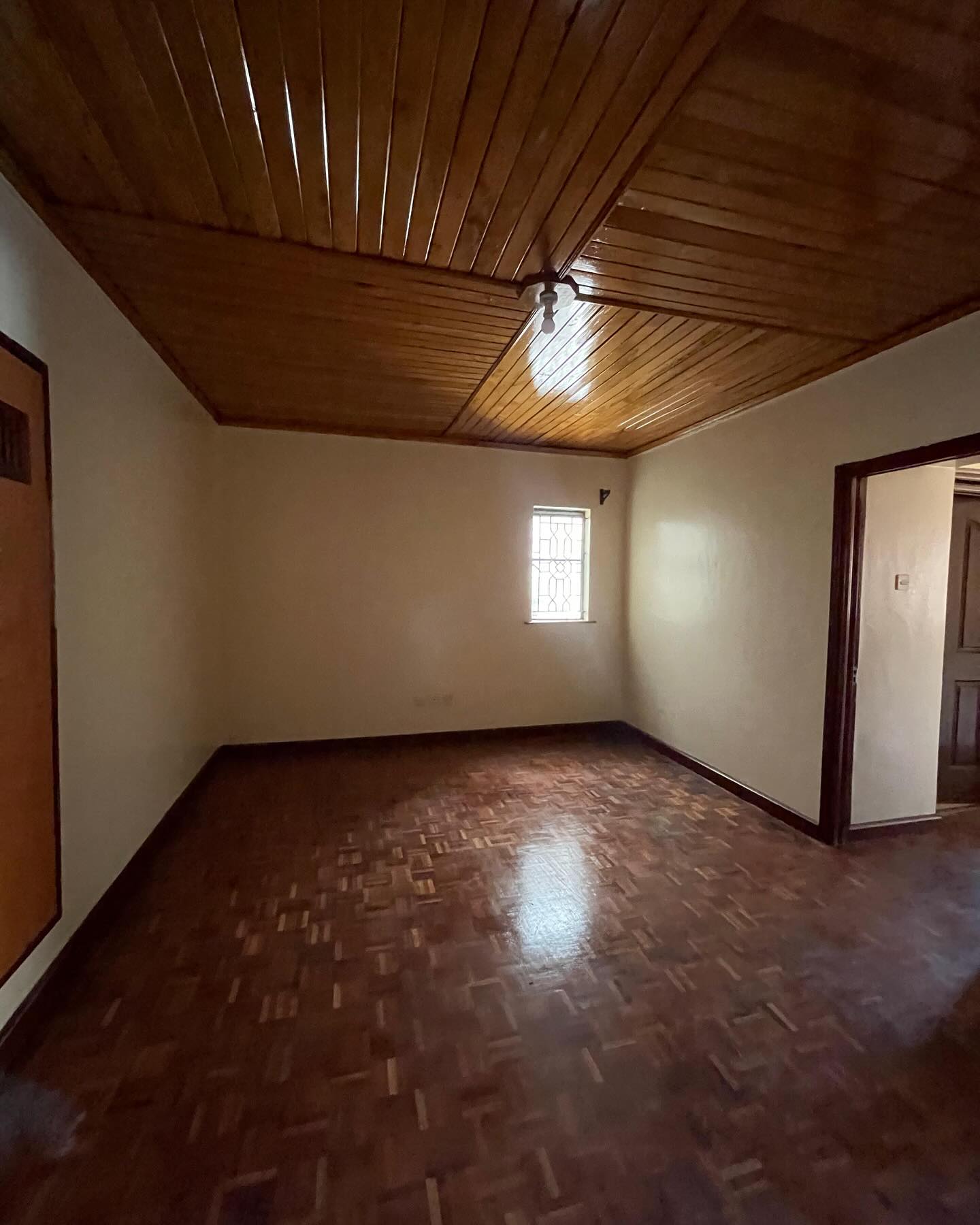 5 bedroom maisonette for sale in Lavington Image