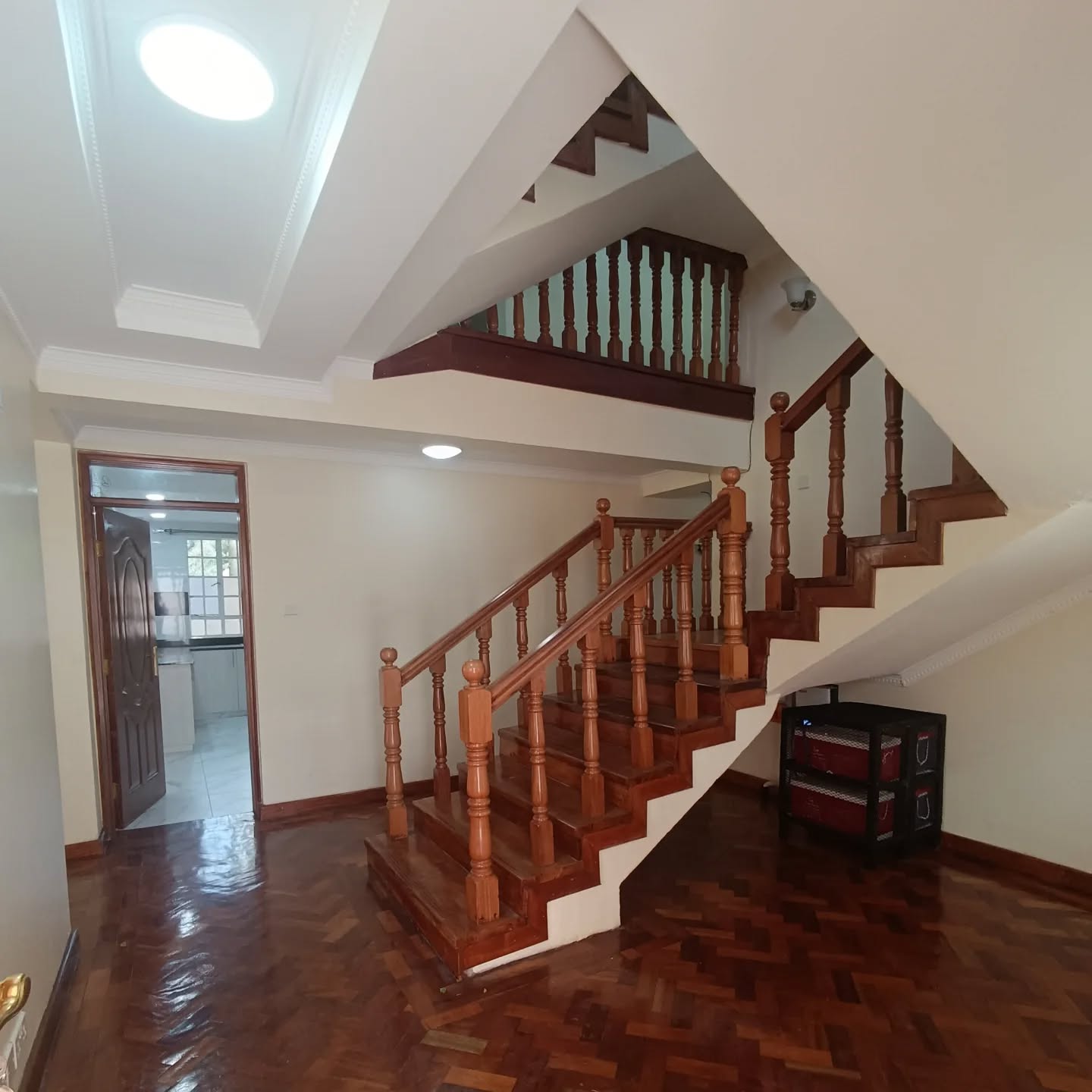 5 bedroom maisonette for sale in Lavington Image