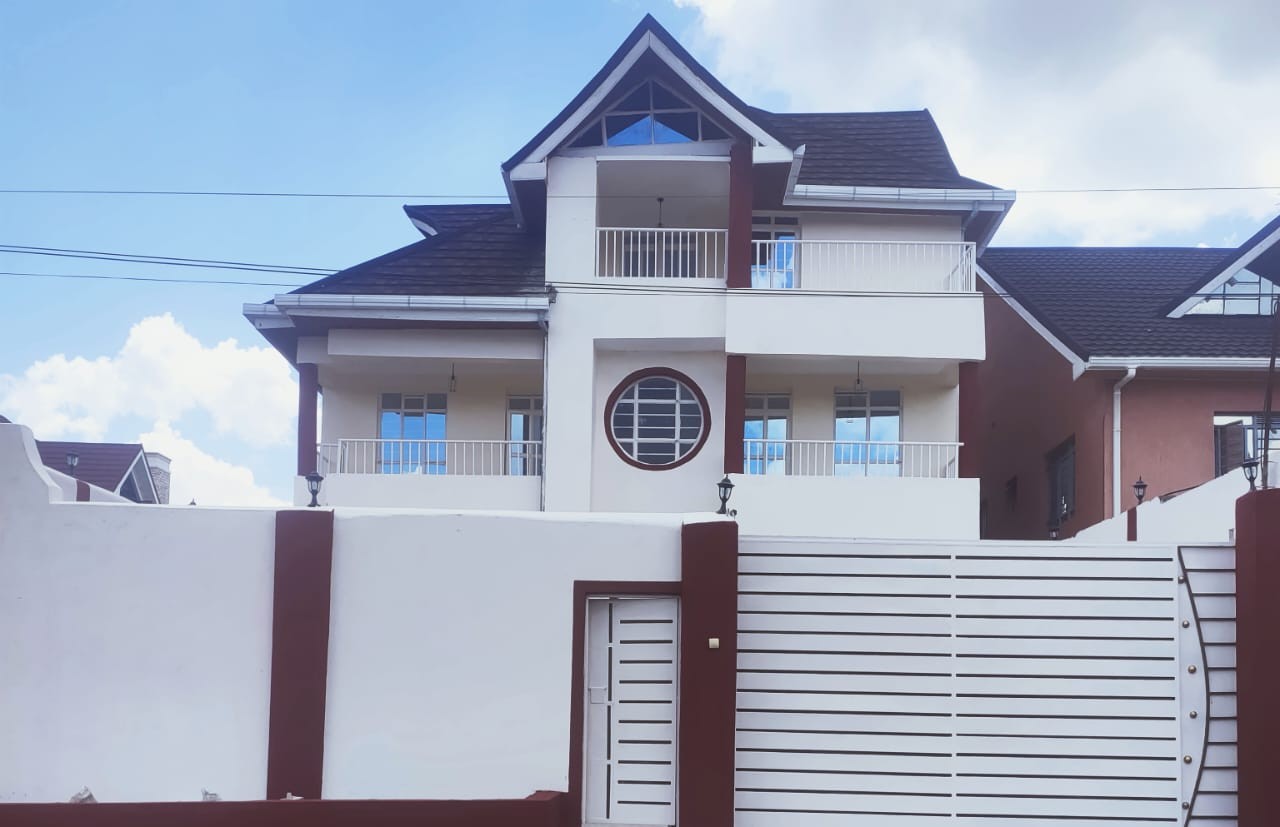 5 bedroom maisonette for sale in Membely Estate