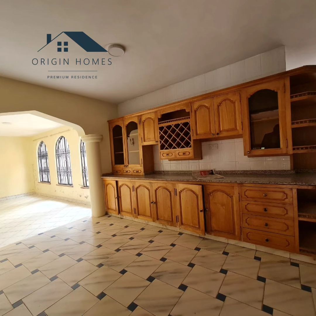 5 Bedroom Maisonette For Sale in Nyari Estate Image