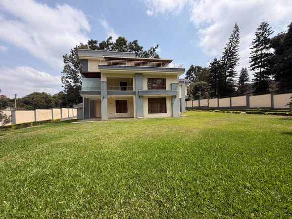 5 bedroom maisonette for sale in Rosslyn