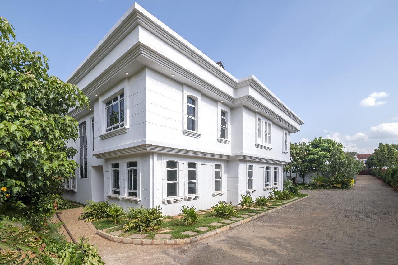 5 bedroom maisonette for sale in Runda Image