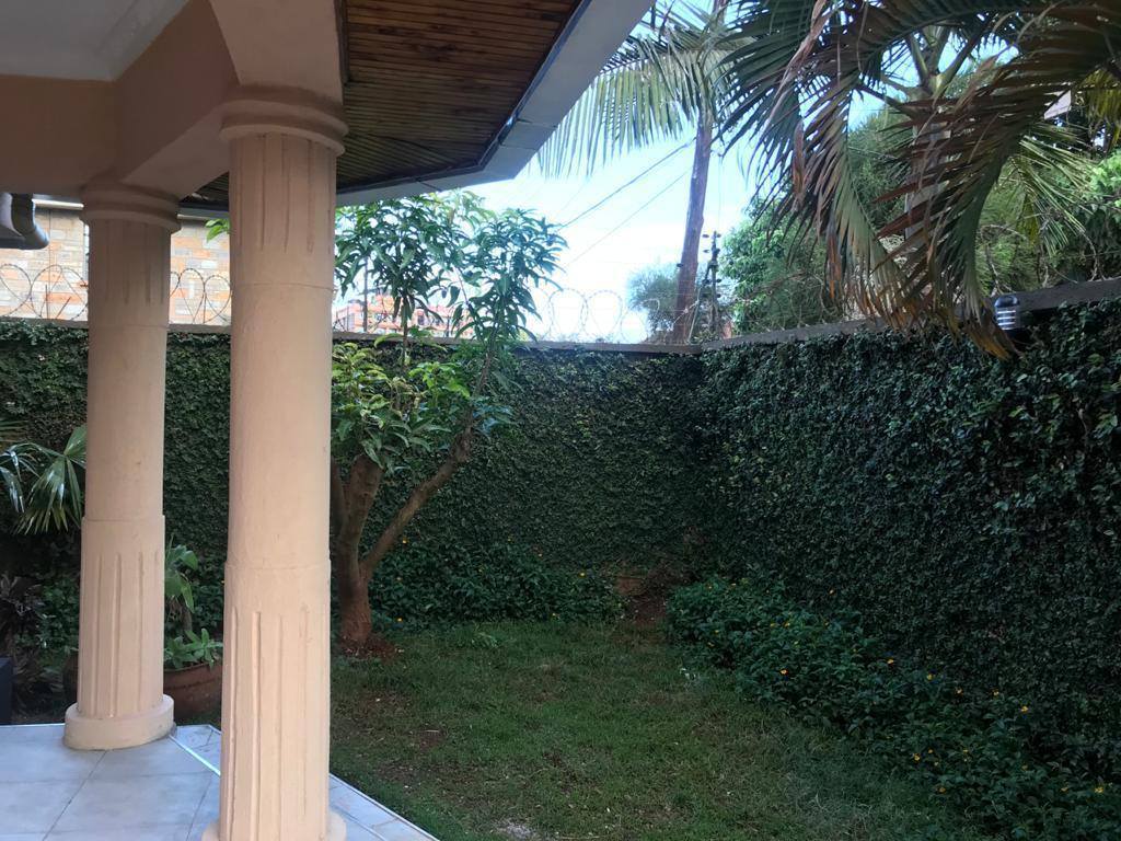 5 BEDROOM MAISONETTE FOR SALE IN SAFARIPARK GARDENS Image