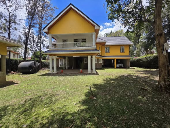 5 bedroom maisonette for sale in Thome