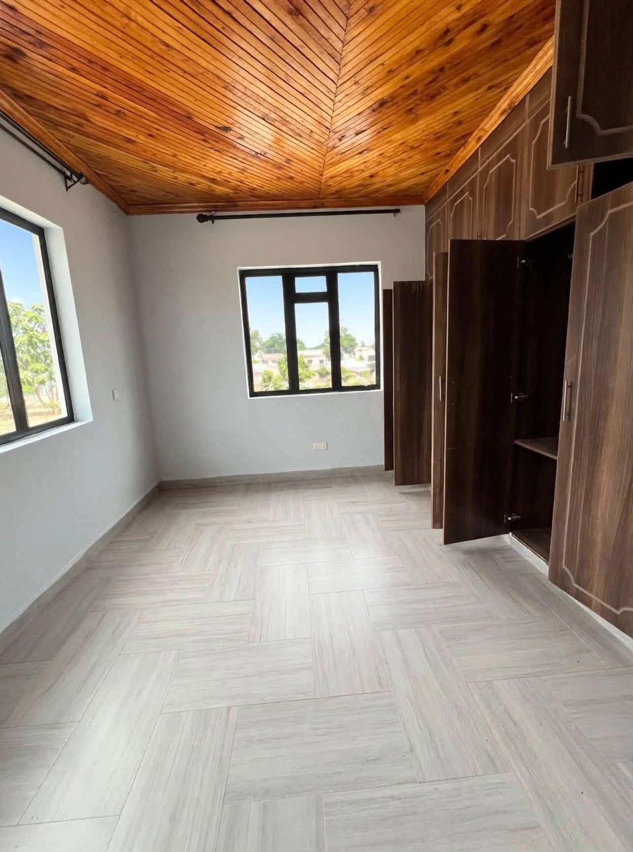 5 bedroom maisonette for sale in utawala shooters Image