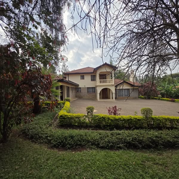 5 bedroom maisonette plus 2 bedroom guest wing for sale in Runda