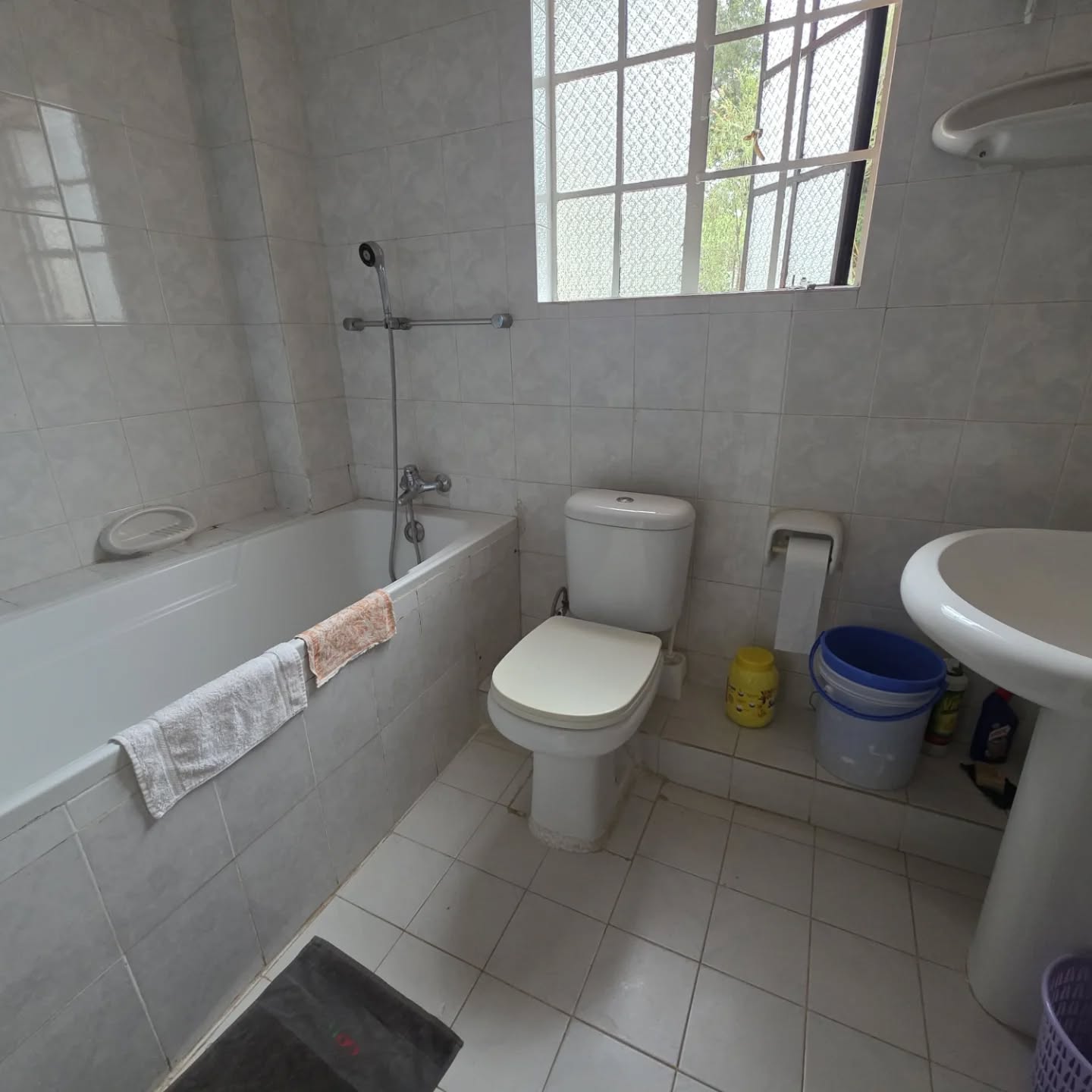 5 bedroom maisonette plus 2 bedroom guest wing for sale in Runda Image
