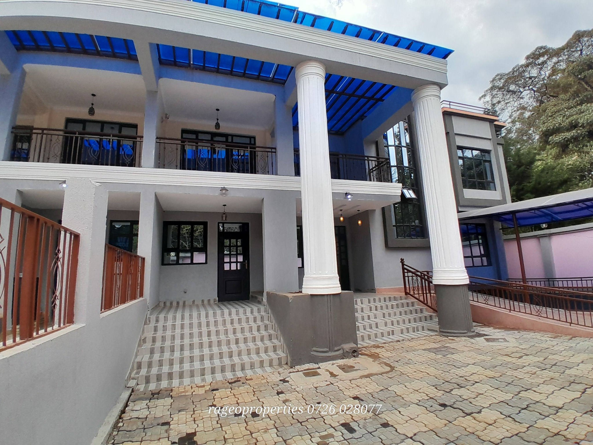 5 bedroom maisonette plus 2 sqs to let in Karen