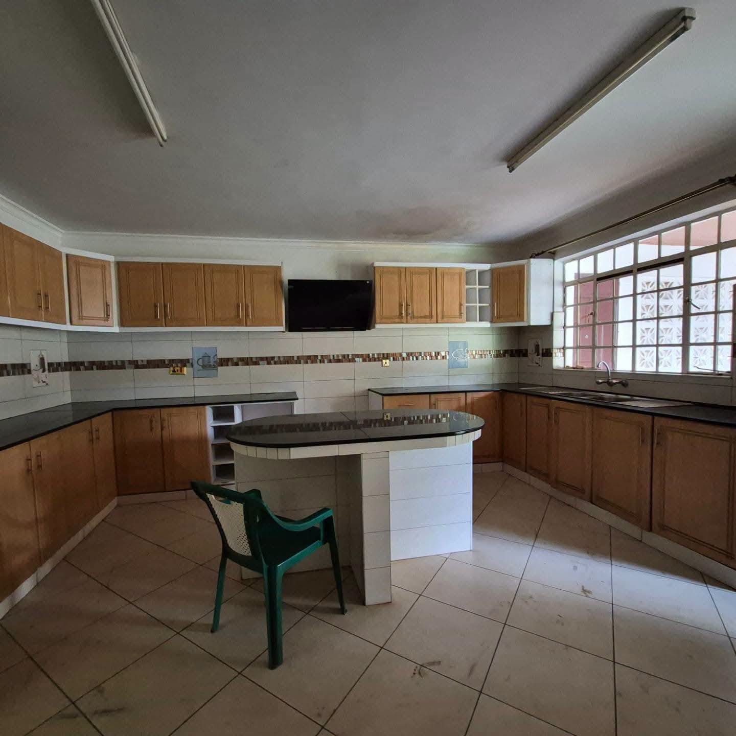 5 Bedroom Maisonette plus Dsq For Rent in Runda Image