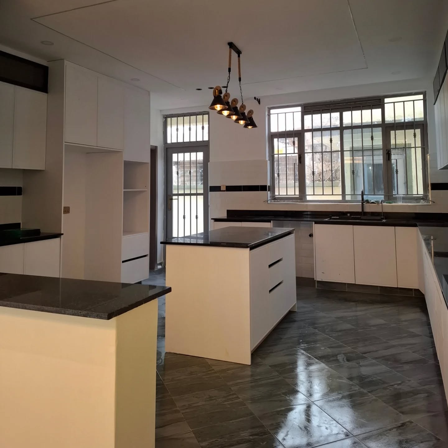 5 bedroom maisonette plus dsq for sale in Syokimau Image