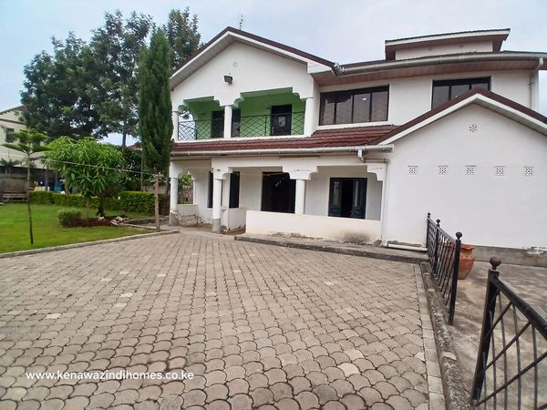 5 bedroom maisonette plus dsq for sale in Syokimau