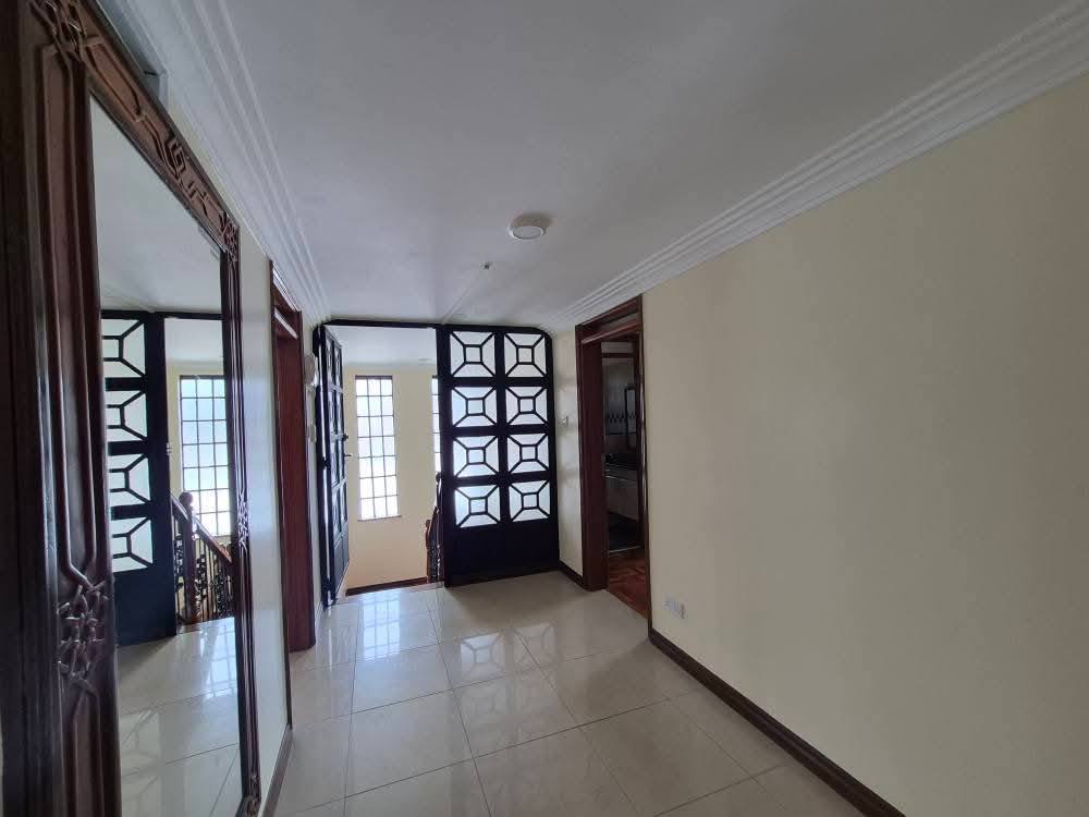 5 Bedroom Maisonette Plus DSQ To Let in Runda Image