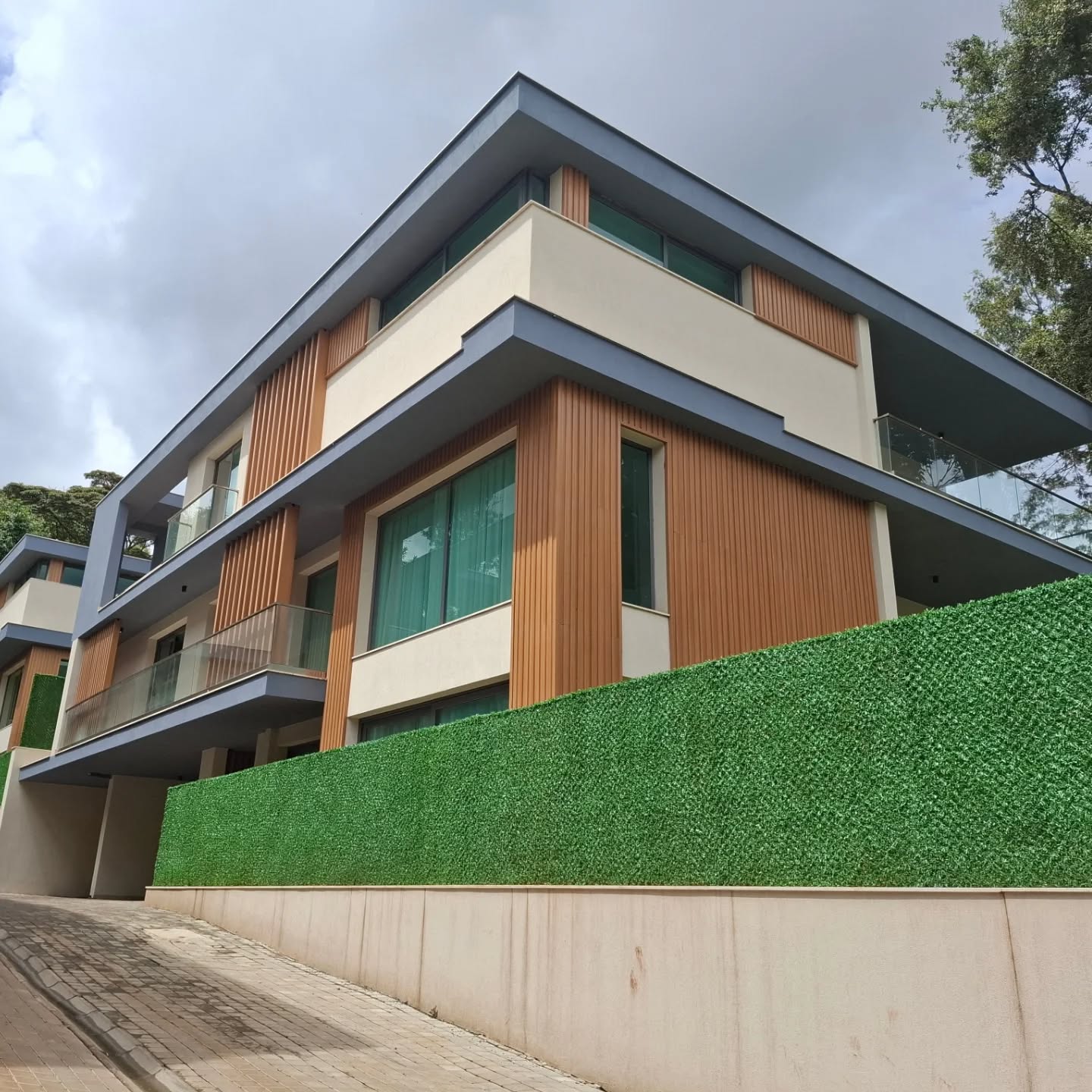 5 Bedroom Maisonette Plus SQ For Sale in Lavington