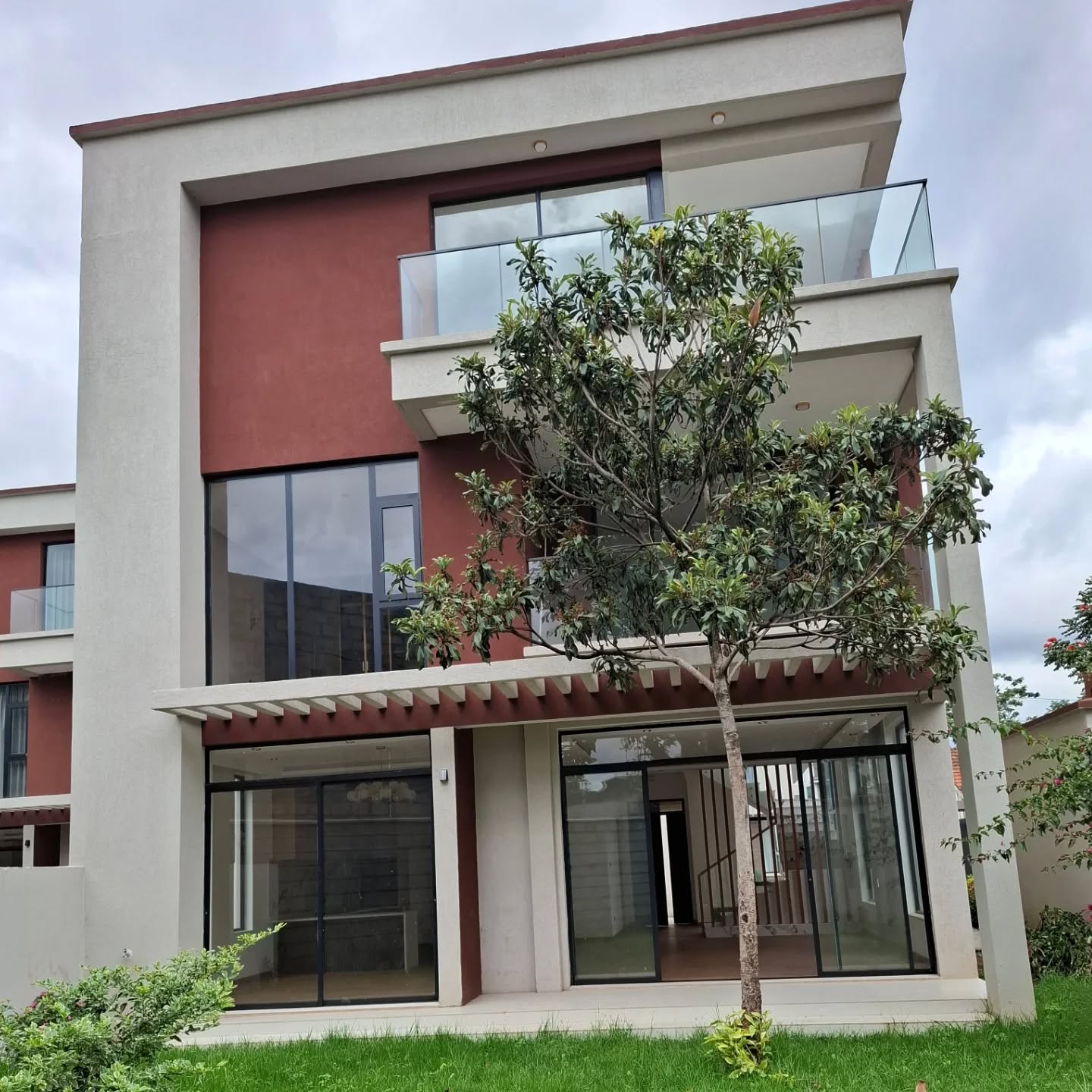 5 Bedroom Maisonette Plus SQ For Sale in Lavington