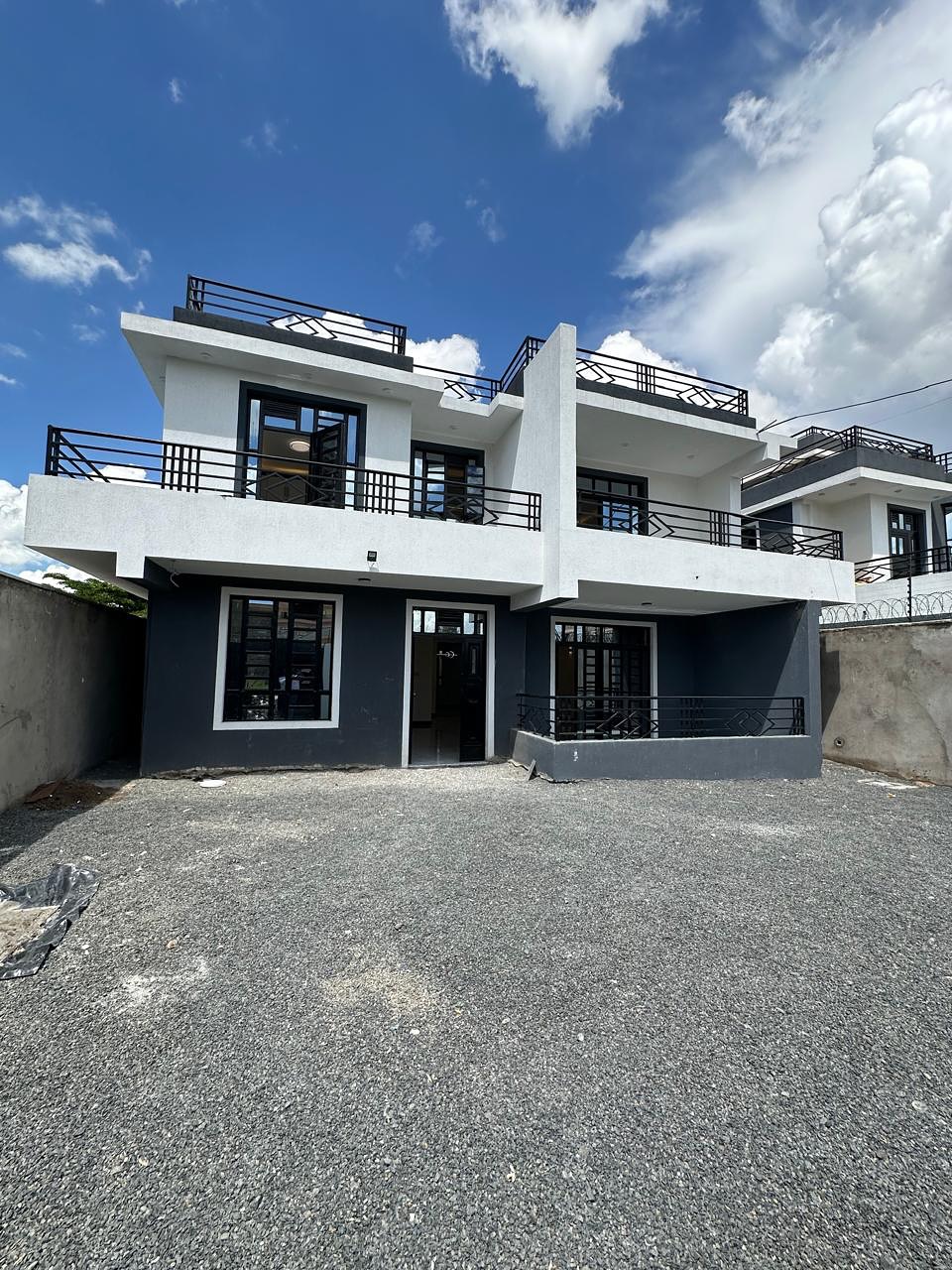 5-Bedroom Maisonette Plus Study House for Sale in Utawala