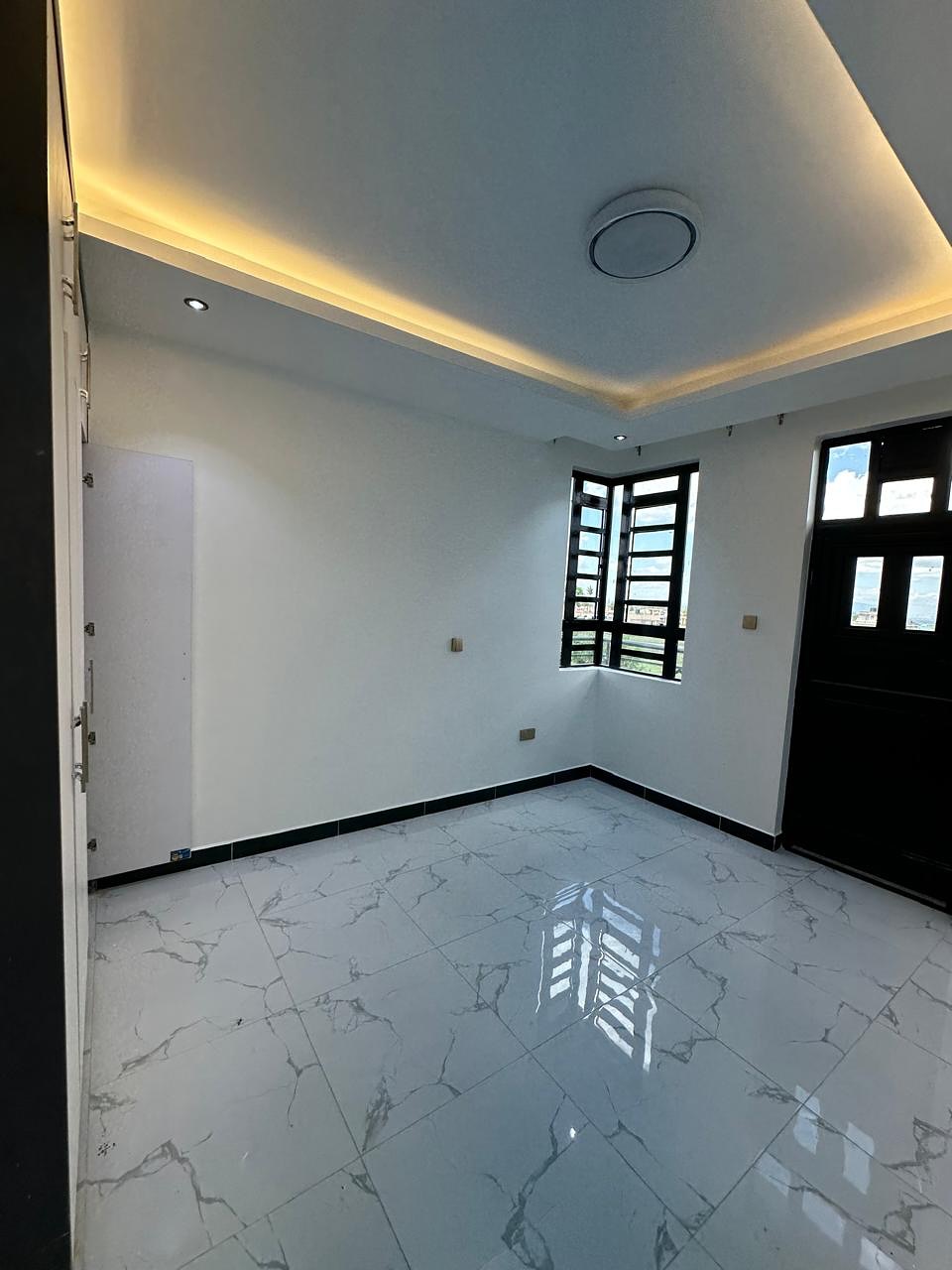 5-Bedroom Maisonette Plus Study House for Sale in Utawala Image