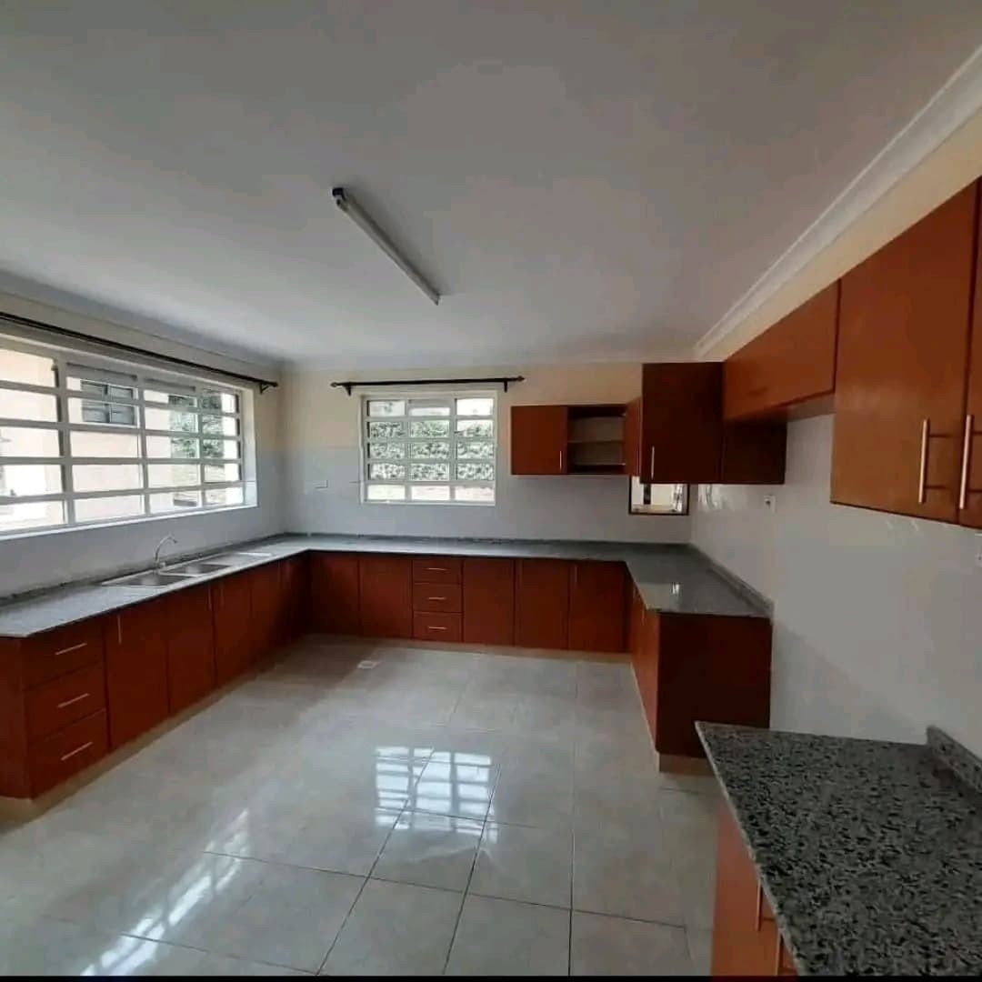 5 bedroom maisonette to let in Karen