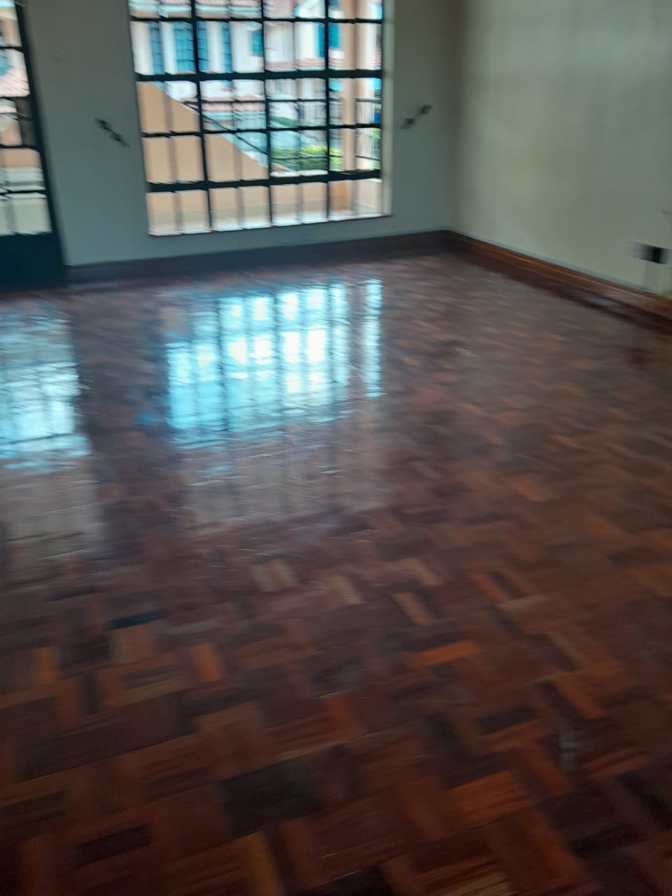 5 Bedroom Maisonette To Let in Lavington Image