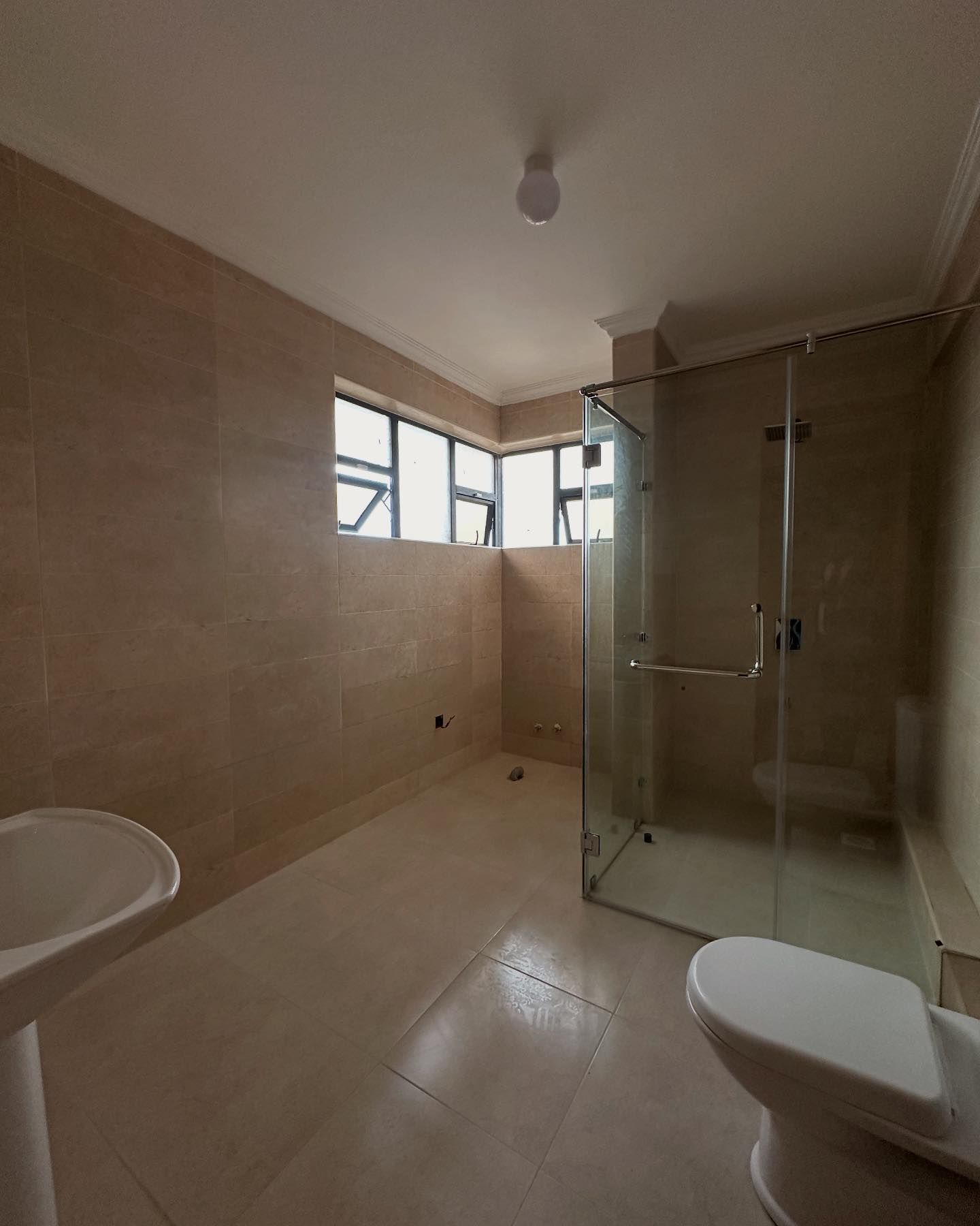 5 Bedroom Maisonette To Let in Lavington Image