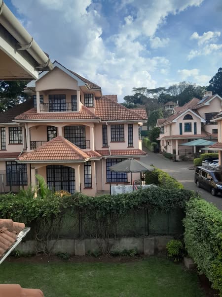 5 Bedroom Maisonette To Let in Lavington