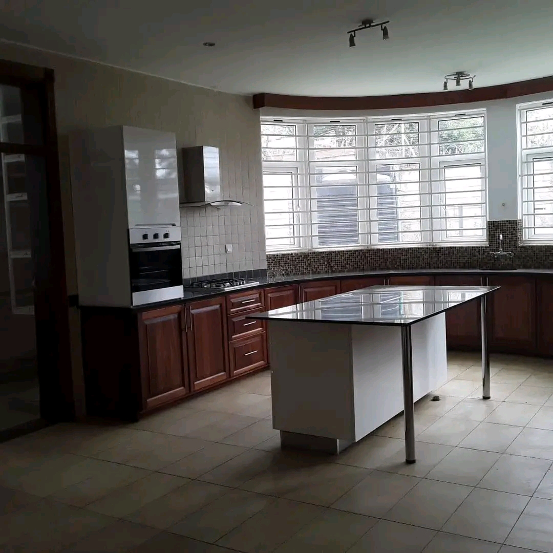 5 bedroom maisonette to let in Rosslyn