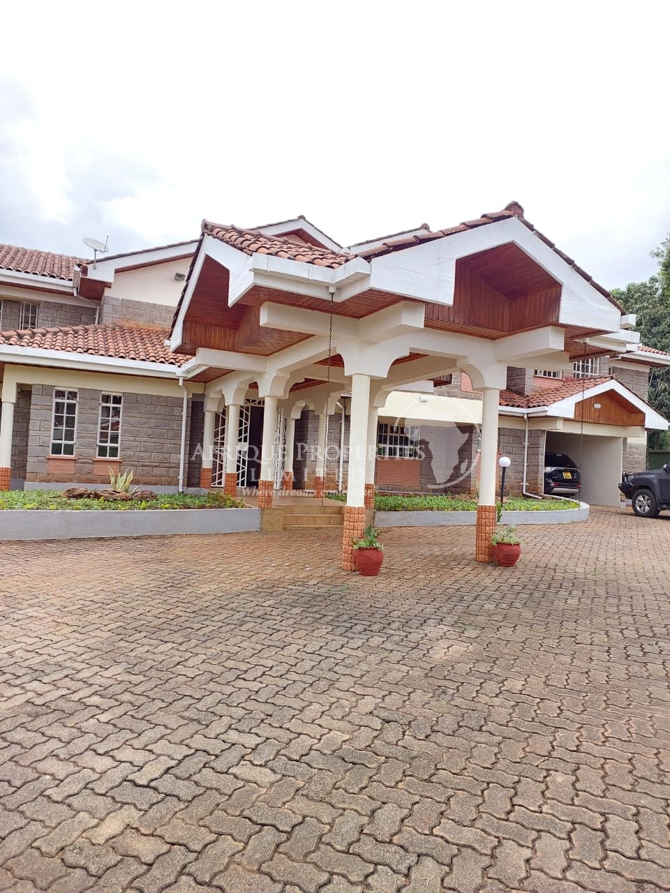 5 bedroom maisonette to let in Runda