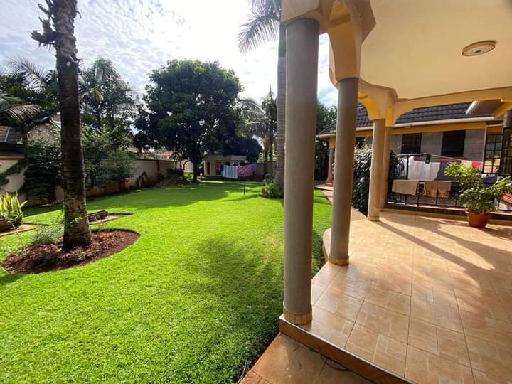 5 Bedroom Maisonnette For Sale in Runda