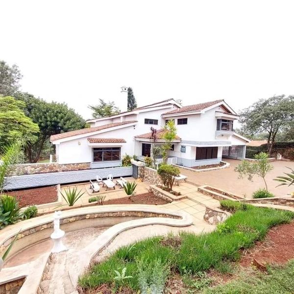 5 bedroom mansion to let in Runda