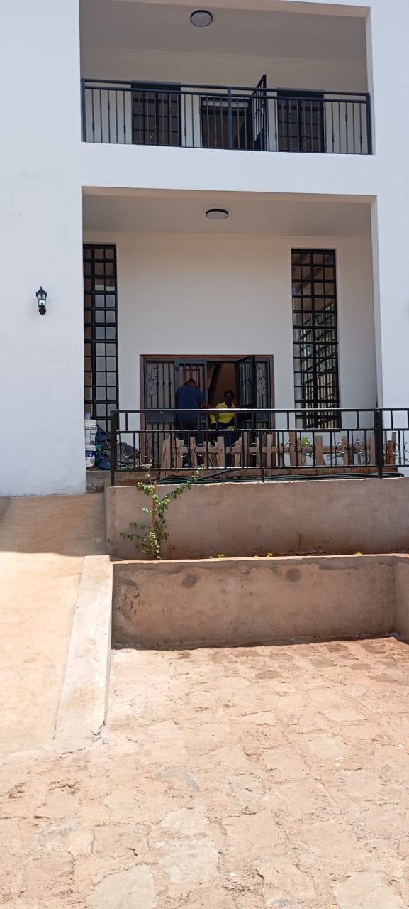 5 bedroom masionette to let in Kerarapon Image