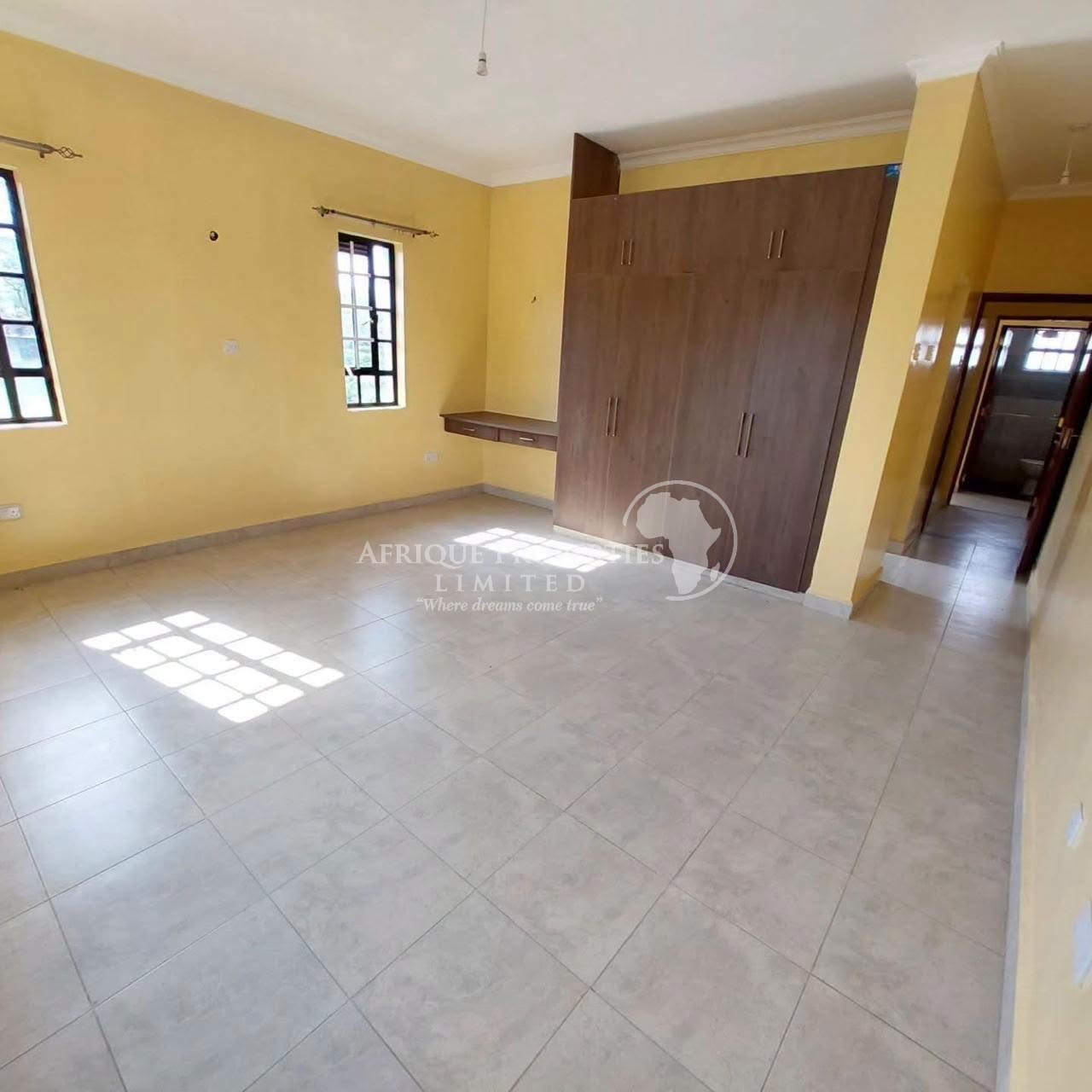 5 bedroom modern maisonette for rent in garden estate Image
