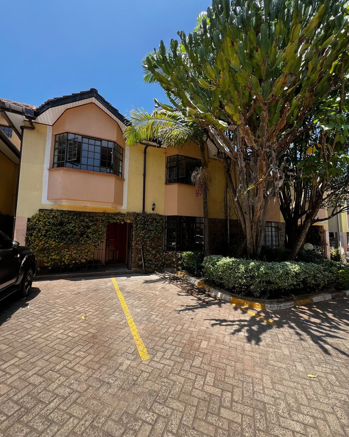 5-Bedroom Plus DSQ Townhouse for Rent in Kilimani