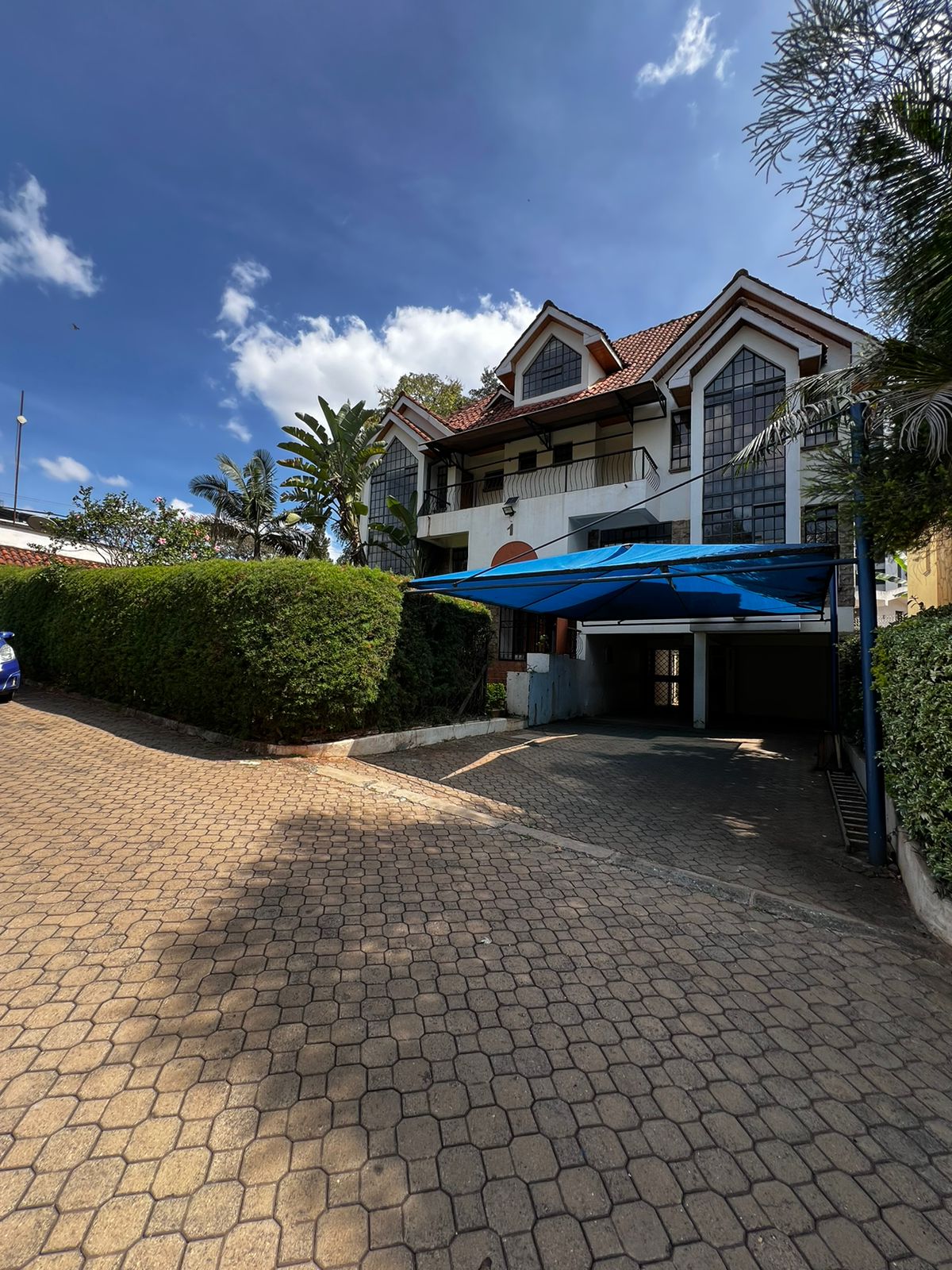 5 Bedroom Plus DSQ Townhouse to Let in Riverside