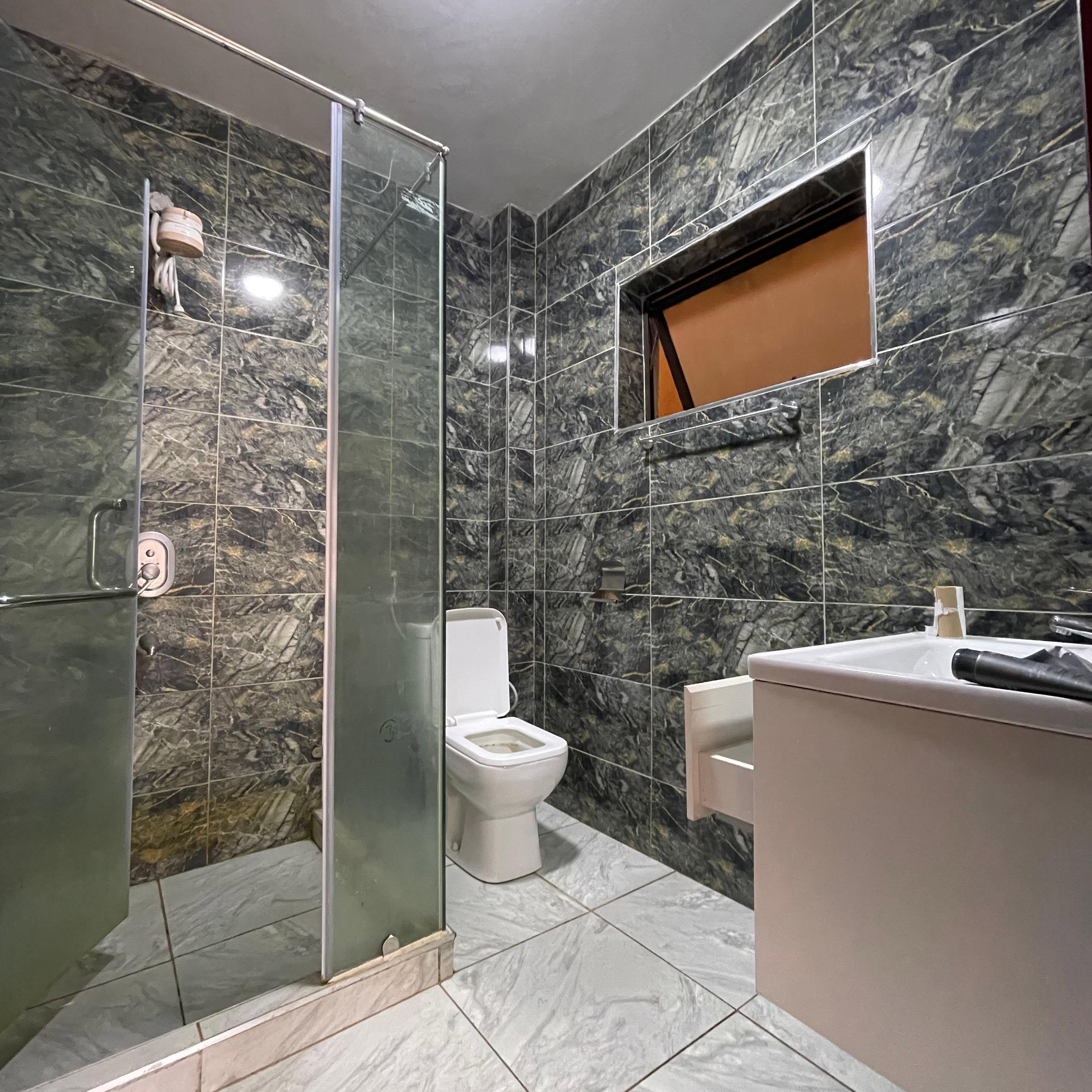 5 Bedroom Townhouse + 2 DSQs To Let in lavington Image