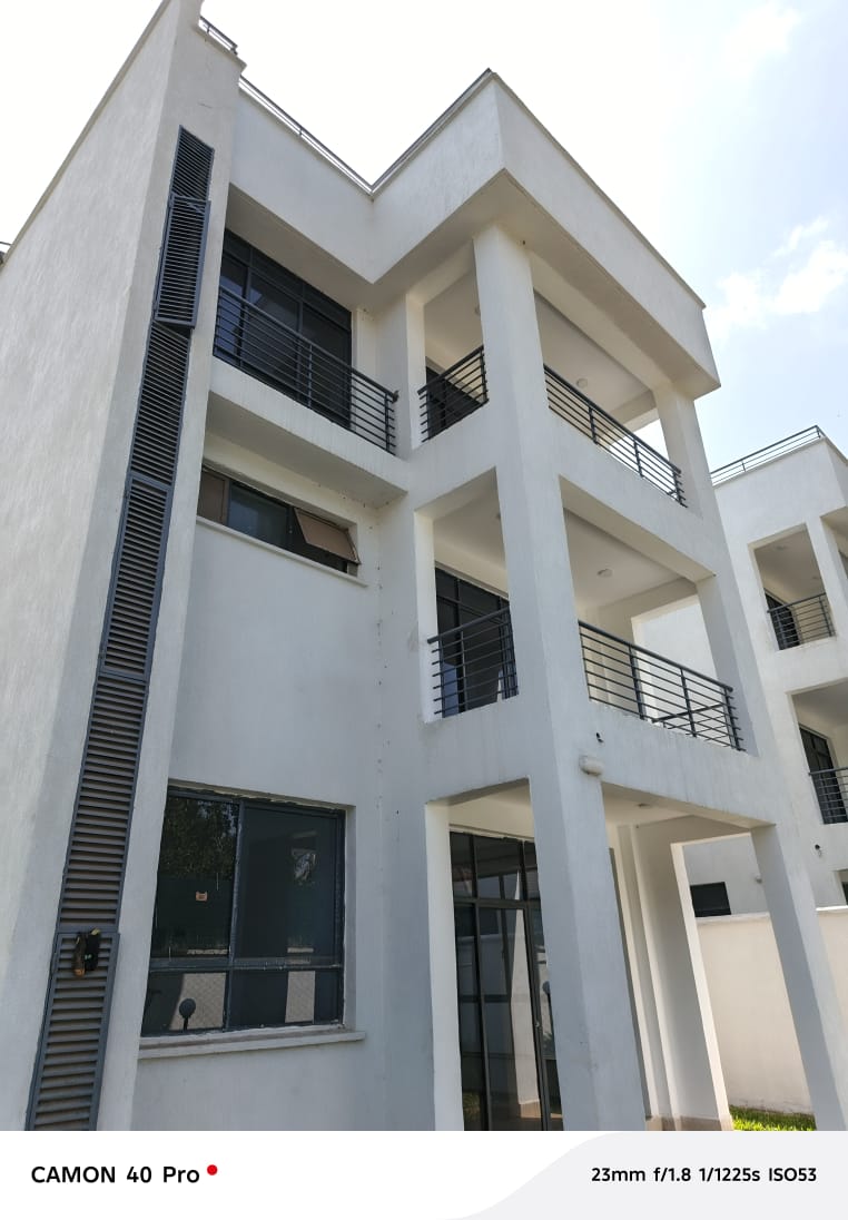 5 bedroom townhouse for rent in Lavington