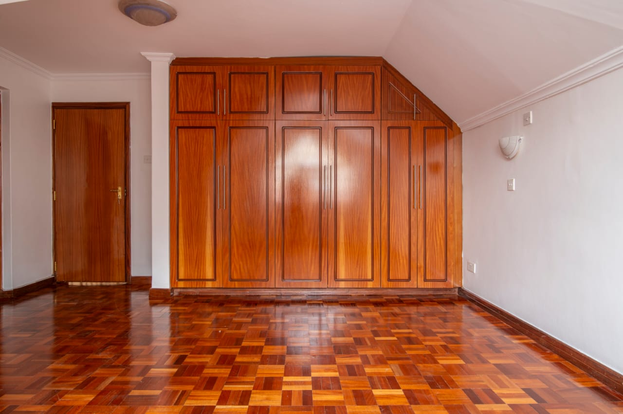 5 bedroom townhouse for sale in Lavington Image