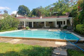 5 bedroom townhouse for sale in spring Valley