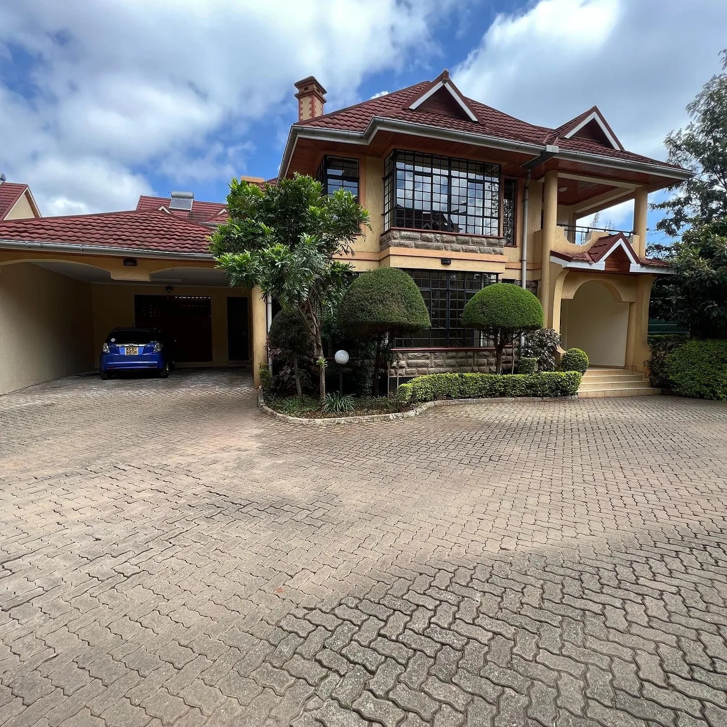 5 bedroom townhouse for sale or to let in Lavington