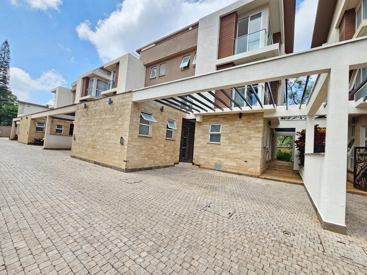 5 bedroom Townhouse in Lavington