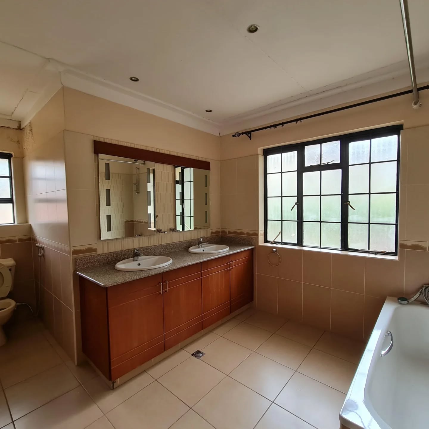 5 Bedroom Townhouse plus dsq for sale in Westlands Image